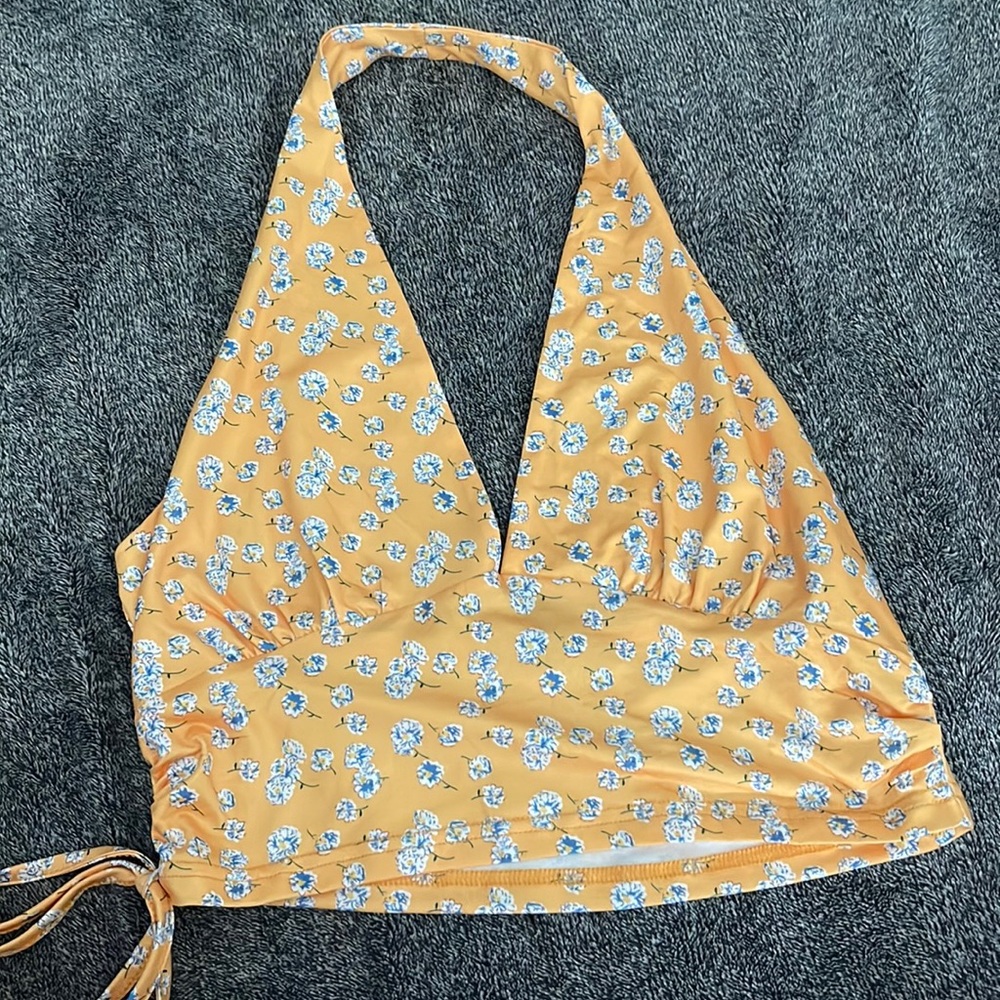 Wrong size never worn